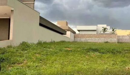 Terreno à venda no Gaivota II com 400m² / Próximo a Represa municipal