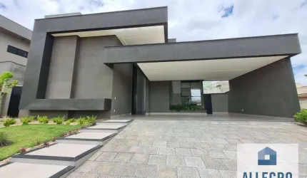 Casa de alto padrão no Golfe Jardins com 3 suítes e 3 vagas de garagem / Próximo ao Iguatemi !!