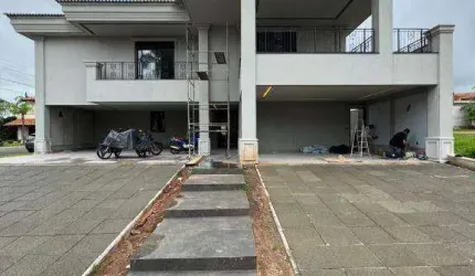 Casa à venda no Damha I com 6 suítes e 4 vagas de garagem / Próximo a Represa Municipal