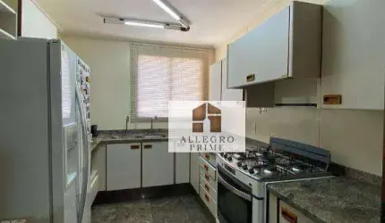 Apartamento à venda no Ed. Walter Spott com 4 dormitórios e 2 vagas de garagem / Próximo ao Centro