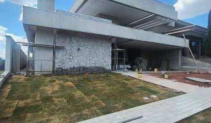 Casa à venda no Golden Park com 4 suítes e 3 vagas de garagem / Próximo ao Palestra Esporte Clube