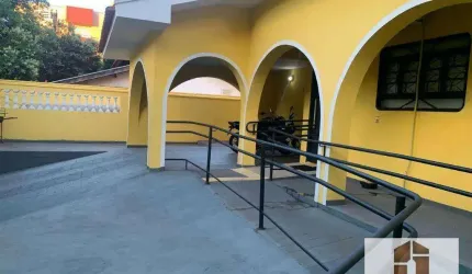 Casa Comercial para locação no Jardim Walkíria com 3 salas e 3 vagas de garagem / Próximo ao Plaza Avenida Shopping