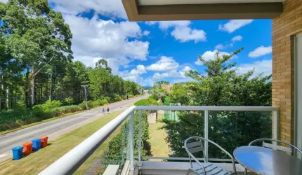 Apartamento com 2 dormitórios e 01 suíte no Campeche