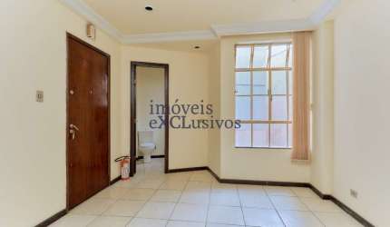 Sala comercial para alugar na Avenida Luiz Xavier, 68, Centro, Curitiba por R$ 550