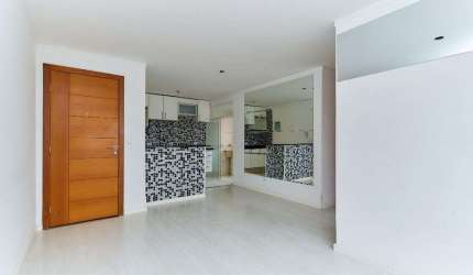 Apartamento com 3 quartos à venda na Rua Orestes Códega, 563, Pinheirinho, Curitiba por R$ 295.000