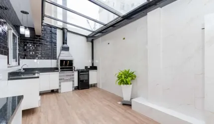 Sobrado com 3 quartos  à venda, 107.00 m2 por R$780000.00  - Pinheirinho - Curitiba/PR