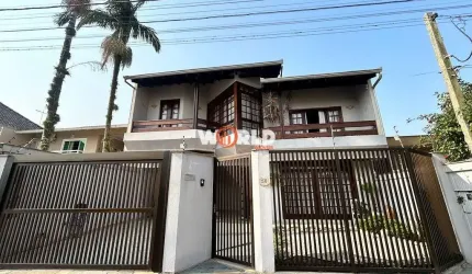 sobrado com 4 quartos (1 suíte)  com piscina