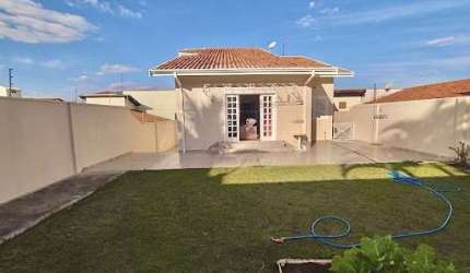 Casa com 3 dormitórios à venda, 270 m² por R$ 860.000,00 - Jardim Paraíso - Botucatu/SP