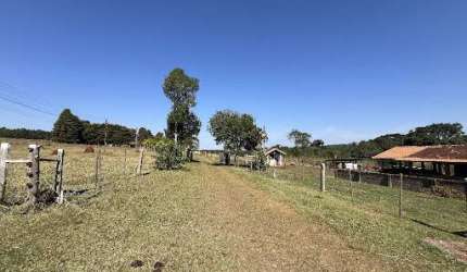Sítio com 4 dormitórios à venda, 133100 m² por R$ 2.500.000,00 - Zona Rural - Botucatu/SP