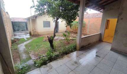 Casa com 2 dormitórios à venda, 90 m² por R$ 210.000,00 - Comerciários III - Botucatu/SP