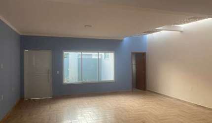 Casa com 2 dormitórios, 180 m² - venda por R$ 900.000,00 ou aluguel por R$ 3.300,00/mês - Centro - Botucatu/SP