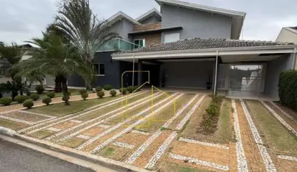 Piscina, Spa, Bar molhado, Área gourmet super espaçosa, Sala de Jogos e 6 Vagas de garagem! 