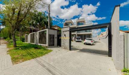 Sobrado em condomínio - Sobrado 3 dormitórios, 4 banheiros e 2 vagas no Bom Retiro