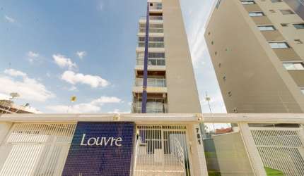 Ed. Louvre - Apto 2 dormitórios (1suíte) e 2 vagas no Cabral.
