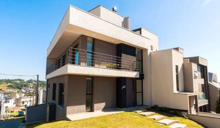 Cond. Bom Pastor - Casa 3 dormitórios (2suítes), 4 banheiros e 2 vagas no Abranches