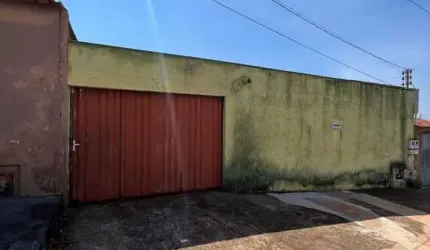 Casa térrea à venda no Residencial Solar Ville com 180 m², quintal e excelente custo-benefício
