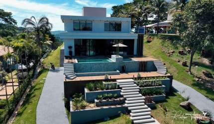 Sobrado mobiliado à venda no Aldeia do Vale com 6 suítes, 775 m² de construção e lazer completo
