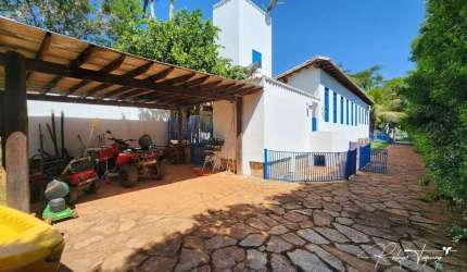 Casa térrea no estilo colonial português à venda no Aldeia do Vale – 4 suítes, 1.250 m² de terreno e lazer completo