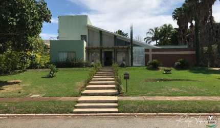 Casa térrea à venda no Aldeia do Vale com 5 suítes, estúdio musical e lazer completo