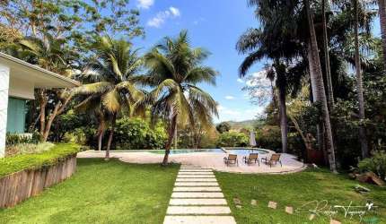 Casa térrea mobiliada à venda no Aldeia do Vale com 4 suítes, lazer completo e vista espetacular