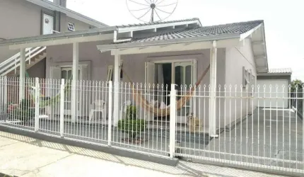 Casa a venda no bairro São Francisco - Garibaldi/RS