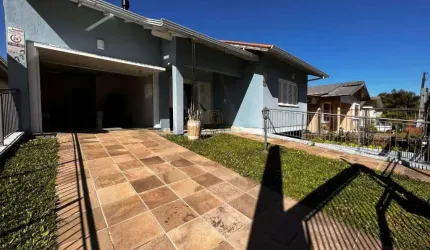 Casa à venda, 4 quartos, 1 suíte, 3 vagas, Triângulo - Carlos Barbosa/RS