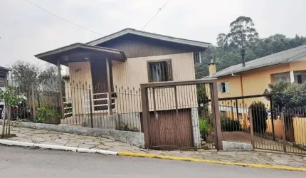Casa em Carlos Barbosa/ RS - bairro Aurora
