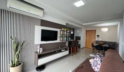 Apartamento à venda, 2 quartos, 1 suíte, 1 vaga, Centro - Carlos Barbosa/RS