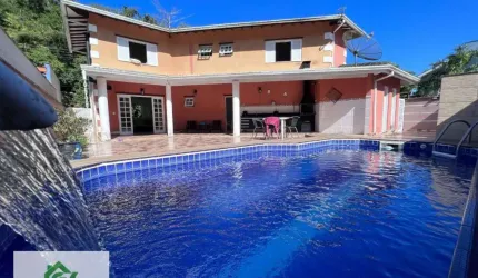SOBRADO à venda com uma área total de 337,00m² e área construída de 240,54m² no Condomínio RECANTO SANDRA em Caraguatatuba no Litoral Norte de São Pau