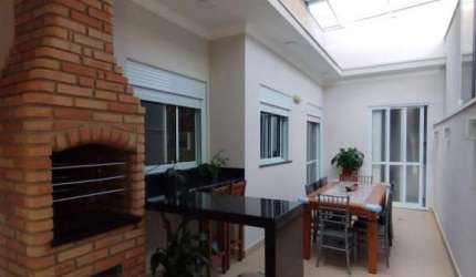 Linda casa 03 Dormitórios com planejados Condomínio Park Real em Indaiatuba/SP