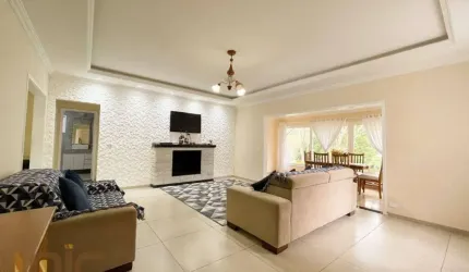 Casa com 3 dormitórios à venda, 196 m² por R$ 940.000,00 - Golfe - Teresópolis/RJ