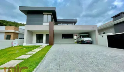 Casa com 4 dormitórios à venda, 220 m² por R$ 1.600.000,00 - Albuquerque - Teresópolis/RJ