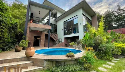 Casa com 3 dormitórios à venda, 390 m² por R$ 2.500.000,00 - Cascata dos Amores - Teresópolis/RJ