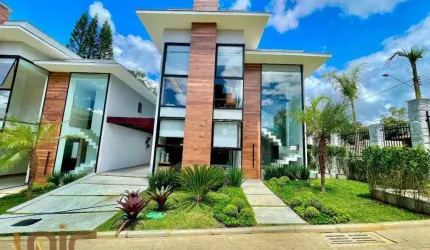 Casa com 4 dormitórios à venda, 151 m² por R$ 1.450.000,00 - Tijuca - Teresópolis/RJ