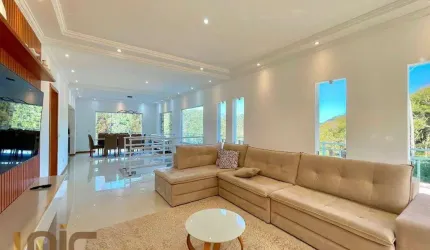 Casa com 4 dormitórios à venda, 223 m² por R$ 1.400.000,00 - Albuquerque - Teresópolis/RJ