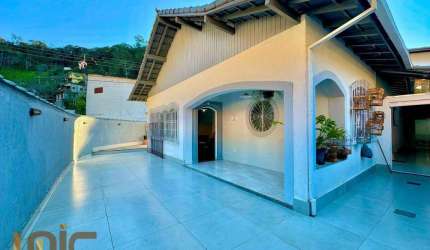 Casa com 3 dormitórios à venda, 186 m² por R$ 990.000,00 - Meudon - Teresópolis/RJ