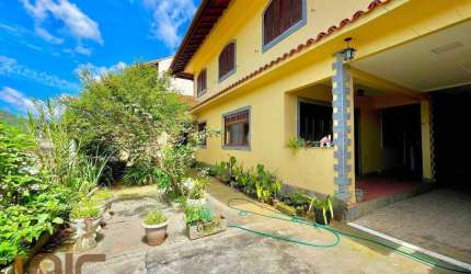 Casa com 2 dormitórios à venda, 100 m² por R$ 400.000,00 - Barra do Imbuí - Teresópolis/RJ