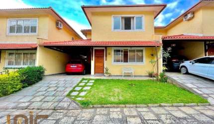 Casa com 4 dormitórios à venda, 122 m² por R$ 890.000,00 - Araras - Teresópolis/RJ
