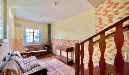 Casa com 3 dormitórios à venda, 76 m² por R$ 320.000,00 - Bom Retiro - Teresópolis/RJ
