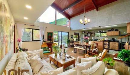 Casa com 3 dormitórios à venda, 165 m² por R$ 990.000,00 - Albuquerque - Teresópolis/RJ