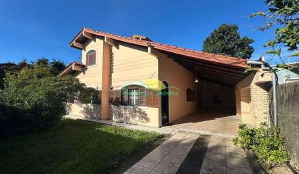 Residência Ampla no Campeche | 3 Suítes | 600 m² de Terreno | Florianópolis/SC