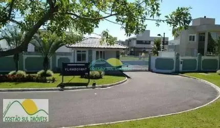Terreno plano de 586 38 m² (medidas irregulares) em condomínio de alto padrão no Condomínio Horizon