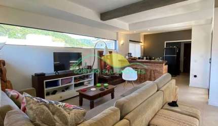 Casa de Alto Padrão com Vista para o Morro do Lampião no Campeche em Florianópolis, Santa Catarina
