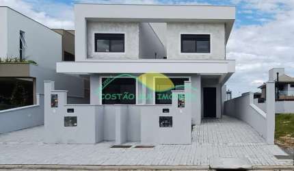 Casa geminada 3 SUÍTES, 1 DELAS NO TÉRREO, 162m² de área privativa em terreno de 180m² no Jardim Ca