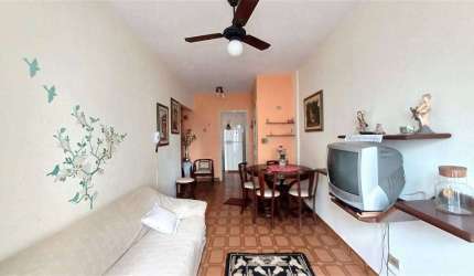 Apto de 1 Dorm, SACADA, 45 m² de área útil. Bairro: TUPI.