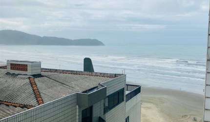 Apto de 2 Dorm c/ 1 suíte, FRENTE MAR, 1 vaga, 82,07 m² de área útil. Bairro GUILHERMINA.