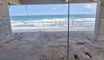 Apto de 2 Dorm c/ 2 SUÍTES, 2 VAGAS, FRENTE MAR, 108 m² de área útil. BAIRRO: IMPERADOR.