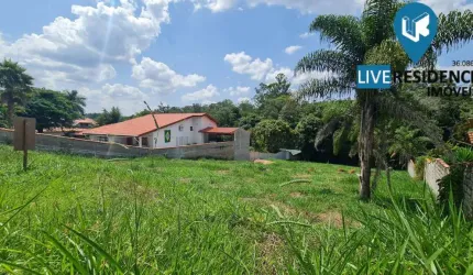 Terreno de 2140m² em declive suave no Condomínio Parque da Fazenda