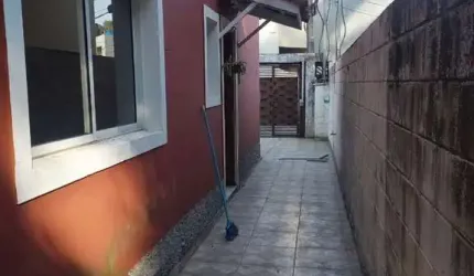 Casa - Sobrado Padrão, para Venda em Ferraz de Vasconcelos/SP