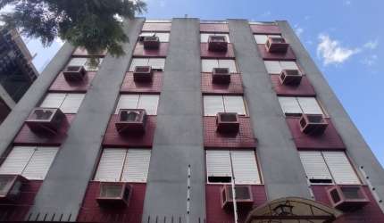 Excelente apartamento com sacada no Petrópolis com 114m²x